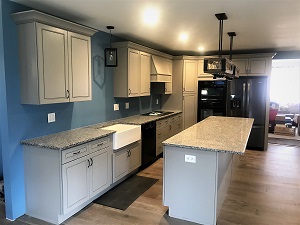 Greige Maple Cabinets with Salome White